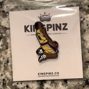 Kobe Bryant Black Mamba #8 Pin